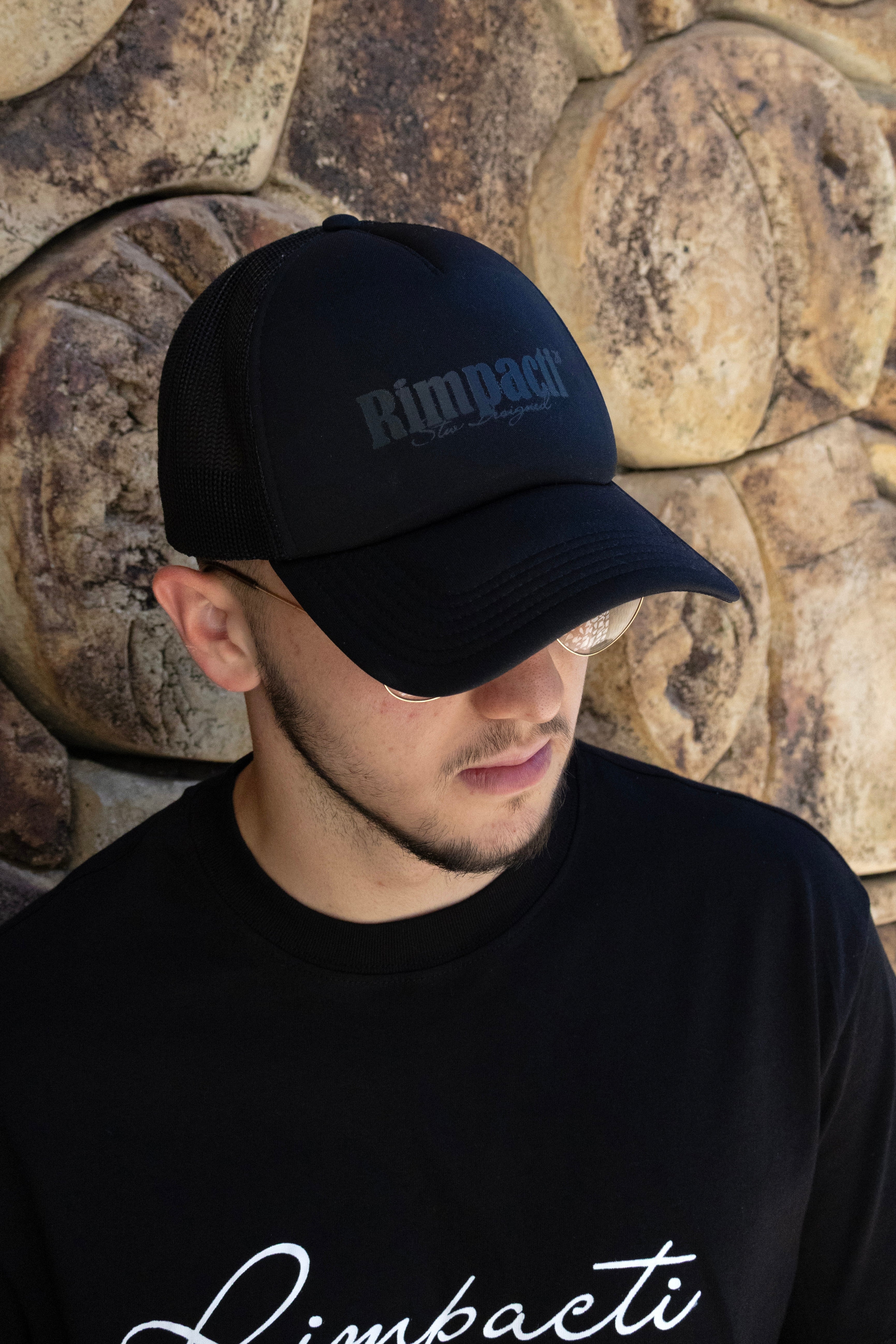 The Essence Trucker / Shadow Noir